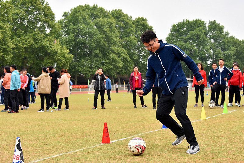 c7(中国)参加院第二届职工运动会