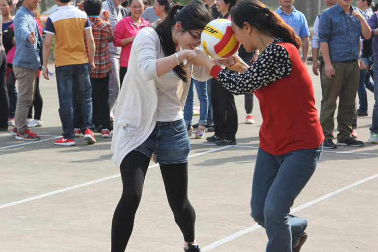 c7(中国)员工积极参加院趣味运动会